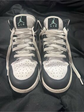 Nike Air Jordan 1 Low White and Black with Mint Jumpman